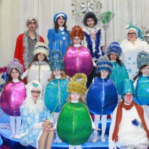 Новогодний утренник 2015 "Школа юных морозов".